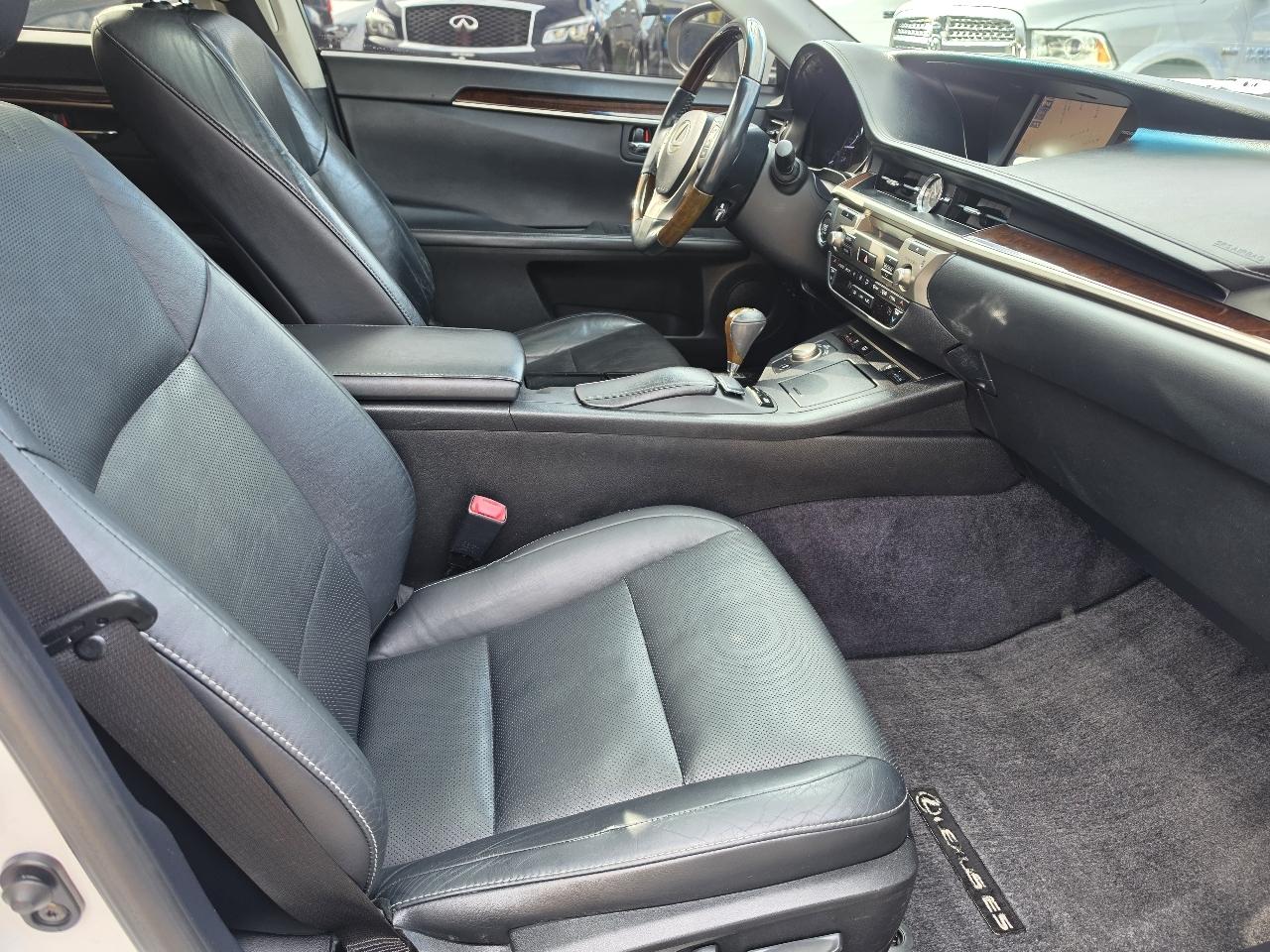 Lexus ES 350 4dr Sdn 2013