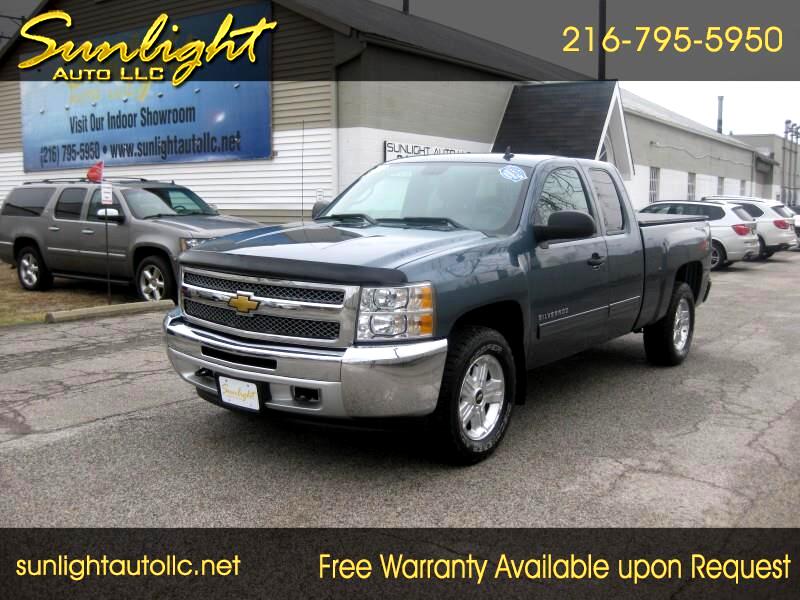 Mint! 2013 Chevrolet Silverado Pickup Truck Dealer Sales Brochure