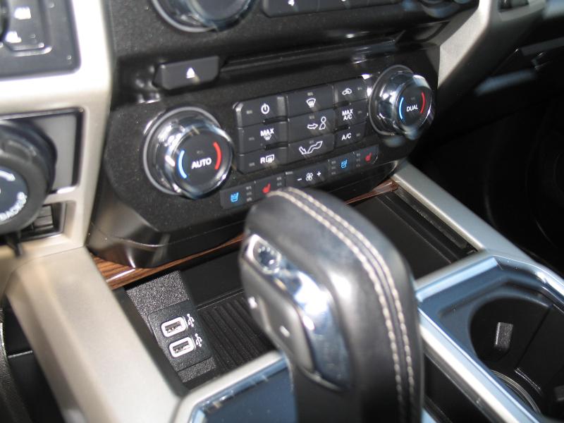 Ford F-150 Lariat SuperCrew 5.5-ft. Bed 4WD 2017