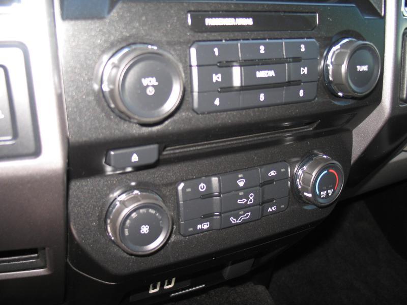 Ford F-150 XLT SuperCab 8-ft. Bed 4WD 2016
