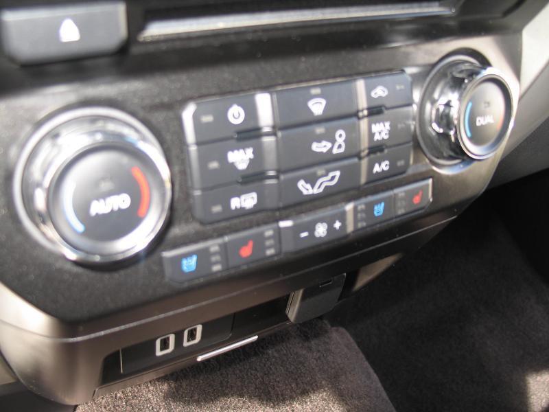 Ford F-150 Lariat SuperCrew 5.5-ft. Bed 4WD 2016
