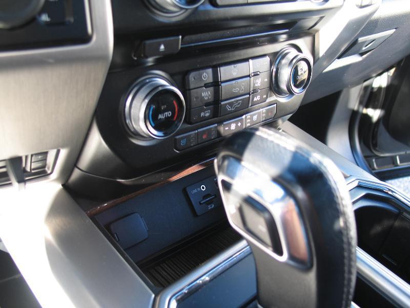 Ford F-150 Platinum SuperCrew 5.5-ft. Bed 4WD 2015