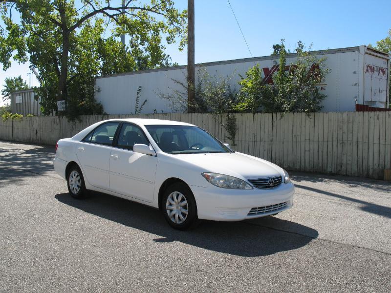 Toyota Camry LE 2005
