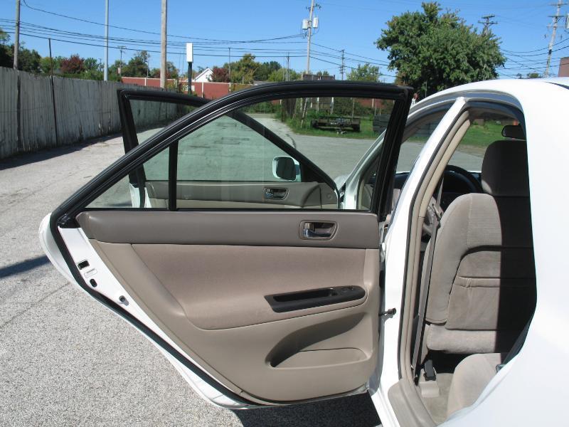Toyota Camry LE 2005