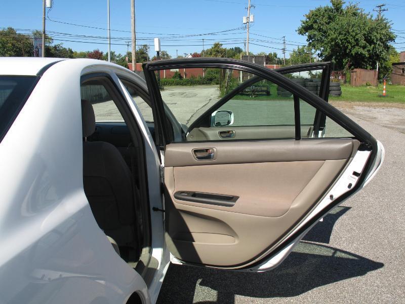 Toyota Camry LE 2005