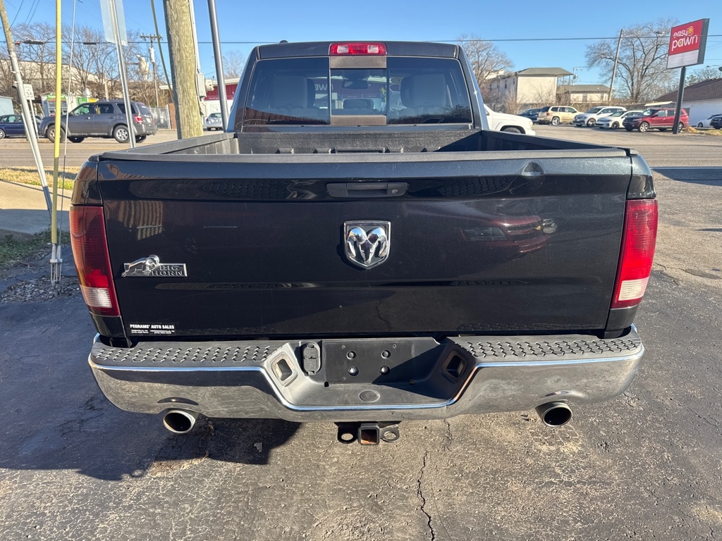 RAM 1500 SLT Quad Cab 2WD 2015