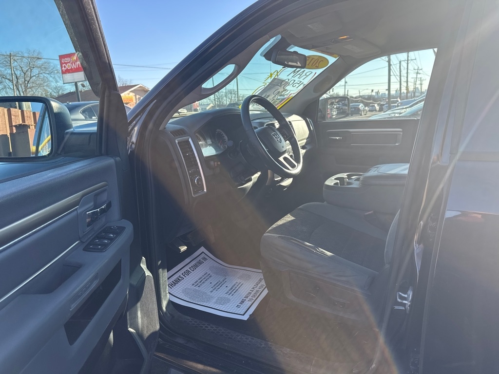 RAM 1500 SLT Quad Cab 2WD 2015