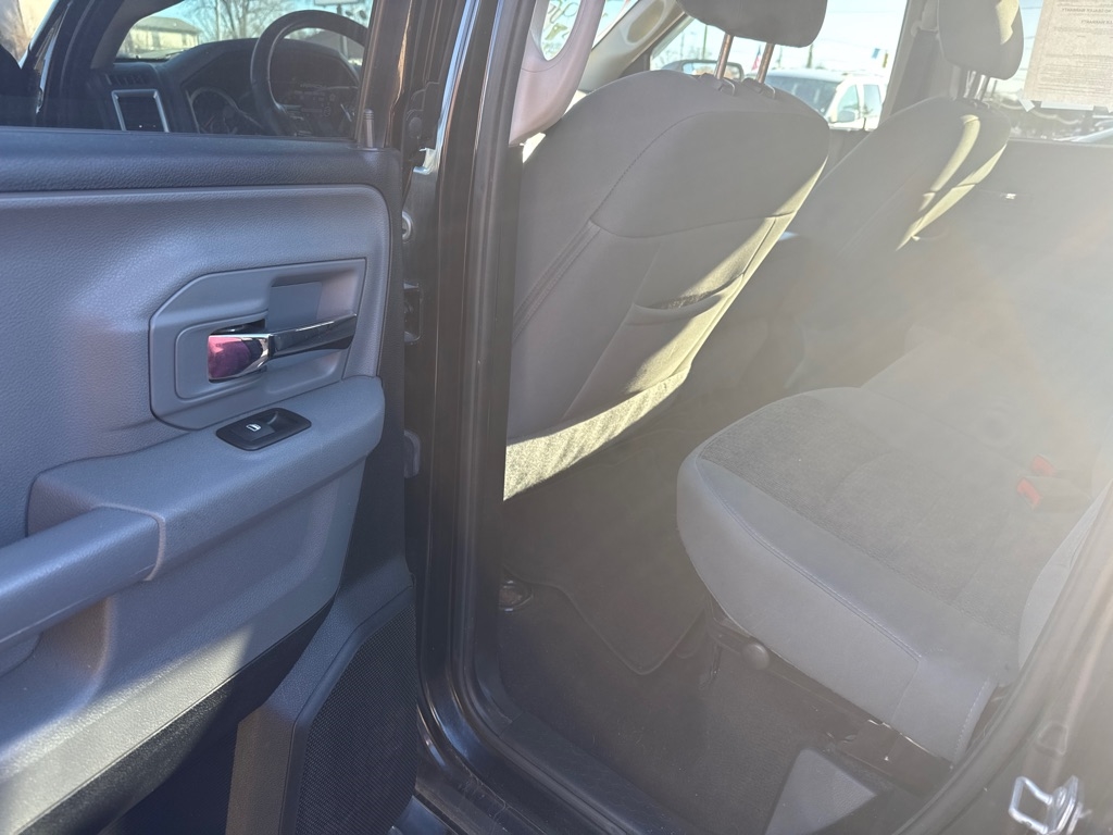 RAM 1500 SLT Quad Cab 2WD 2015