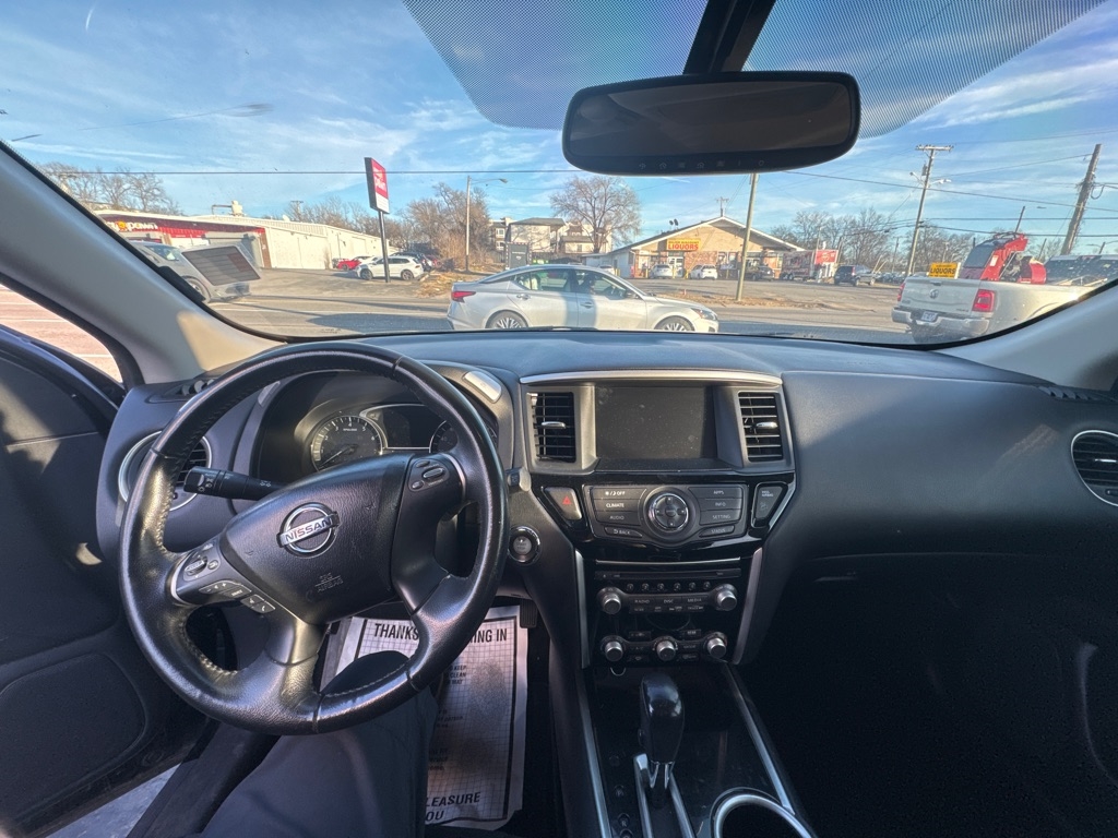 Nissan Pathfinder S 2WD 2017