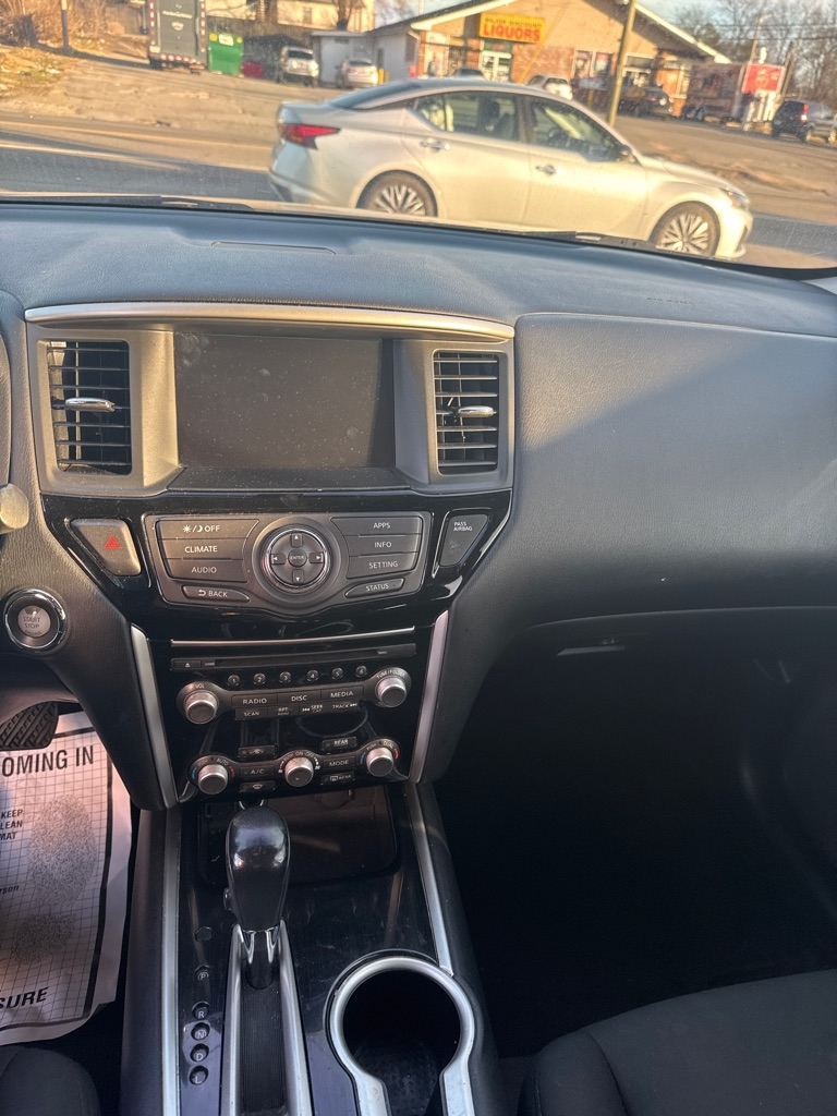 Nissan Pathfinder S 2WD 2017