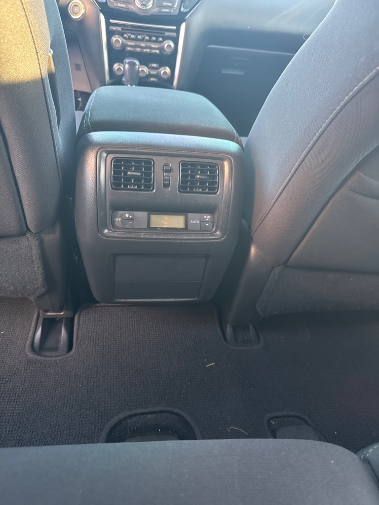 Nissan Pathfinder S 2WD 2017