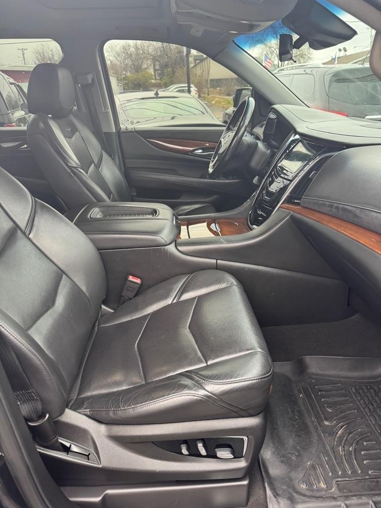 Cadillac Escalade ESV Luxury 4WD 2019