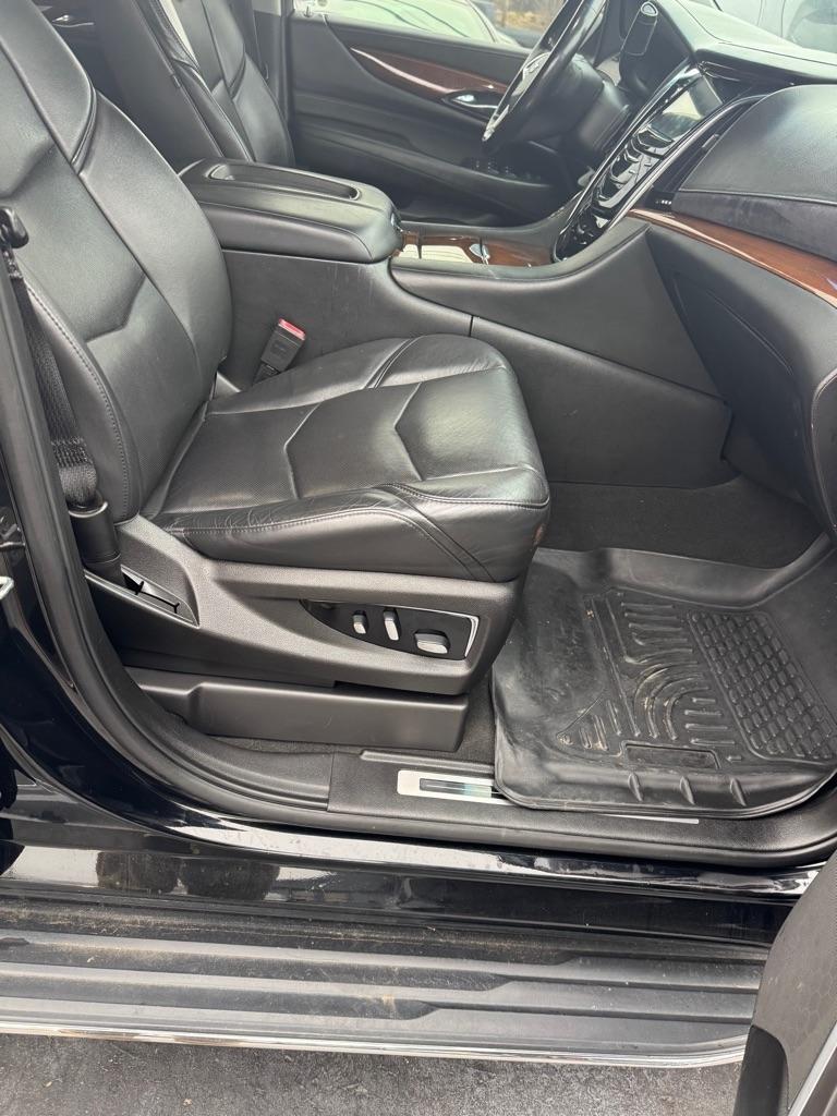 Cadillac Escalade ESV Luxury 4WD 2019