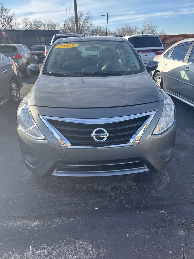 Nissan Versa 1.6 S 5M 2017