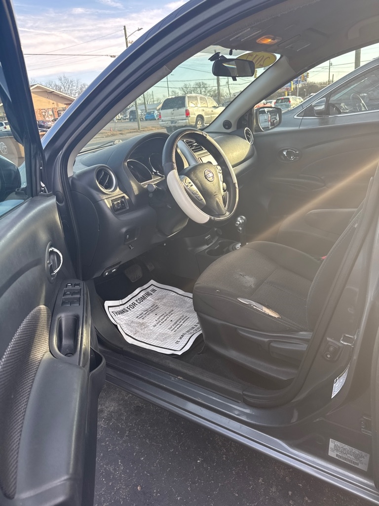 Nissan Versa 1.6 S 5M 2017