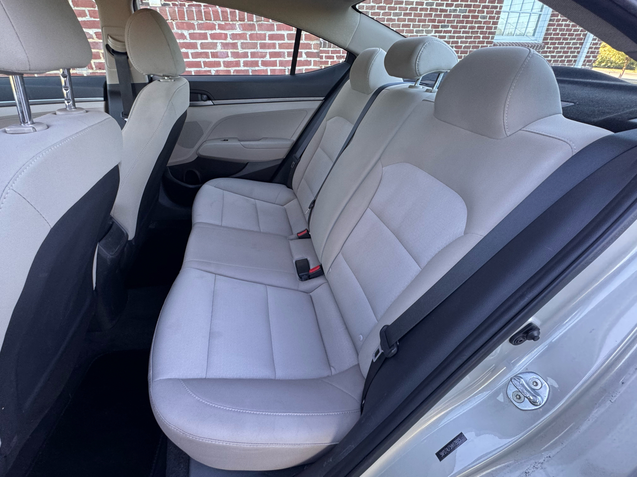 Hyundai Elantra SE 2.0L Auto (Alabama) *Ltd Avail* 2017 Hyundai Elantra SE 2.0L Auto (Alabama) *Ltd Avail* 2017