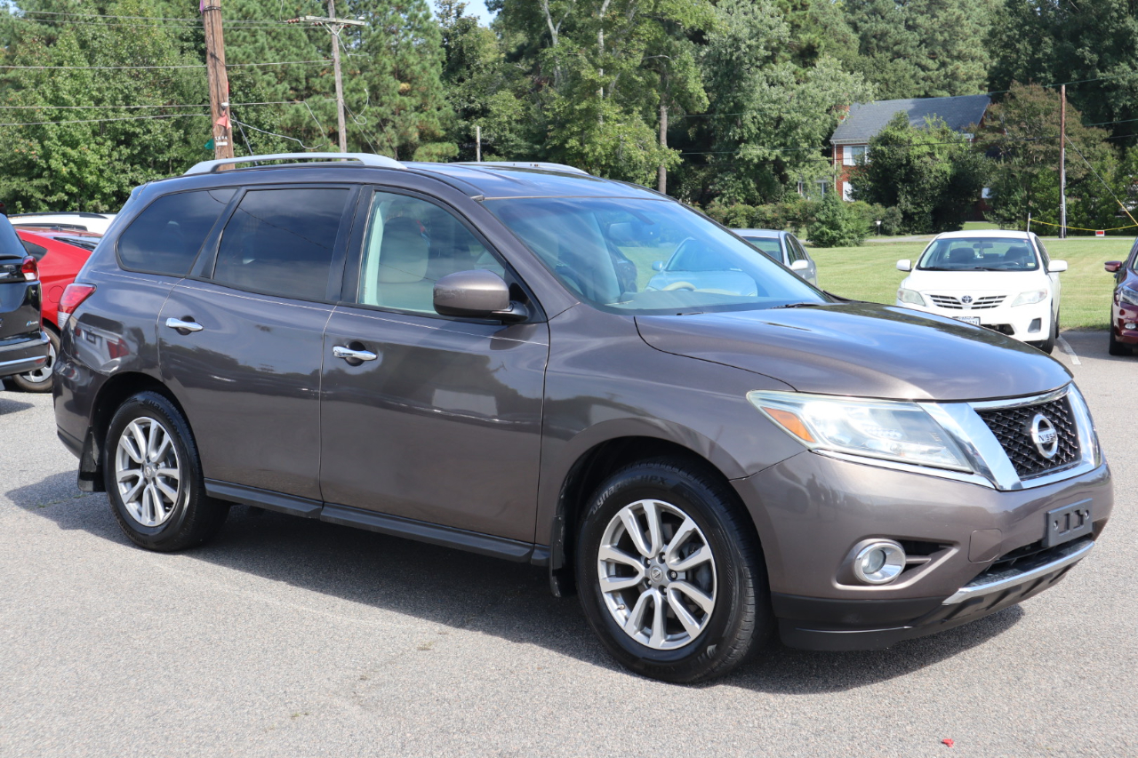 2015 Nissan Pathfinder SV photo 8