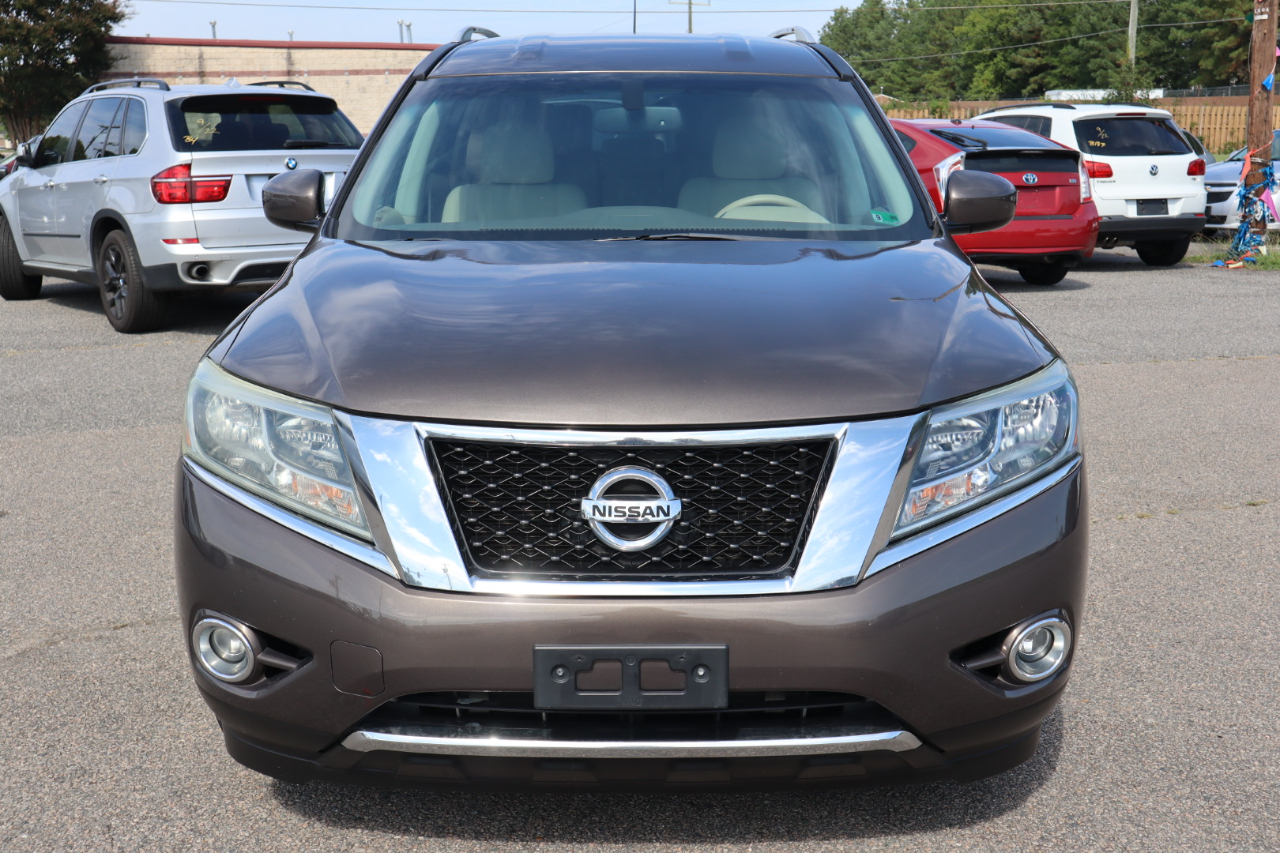 2015 Nissan Pathfinder SV photo 10