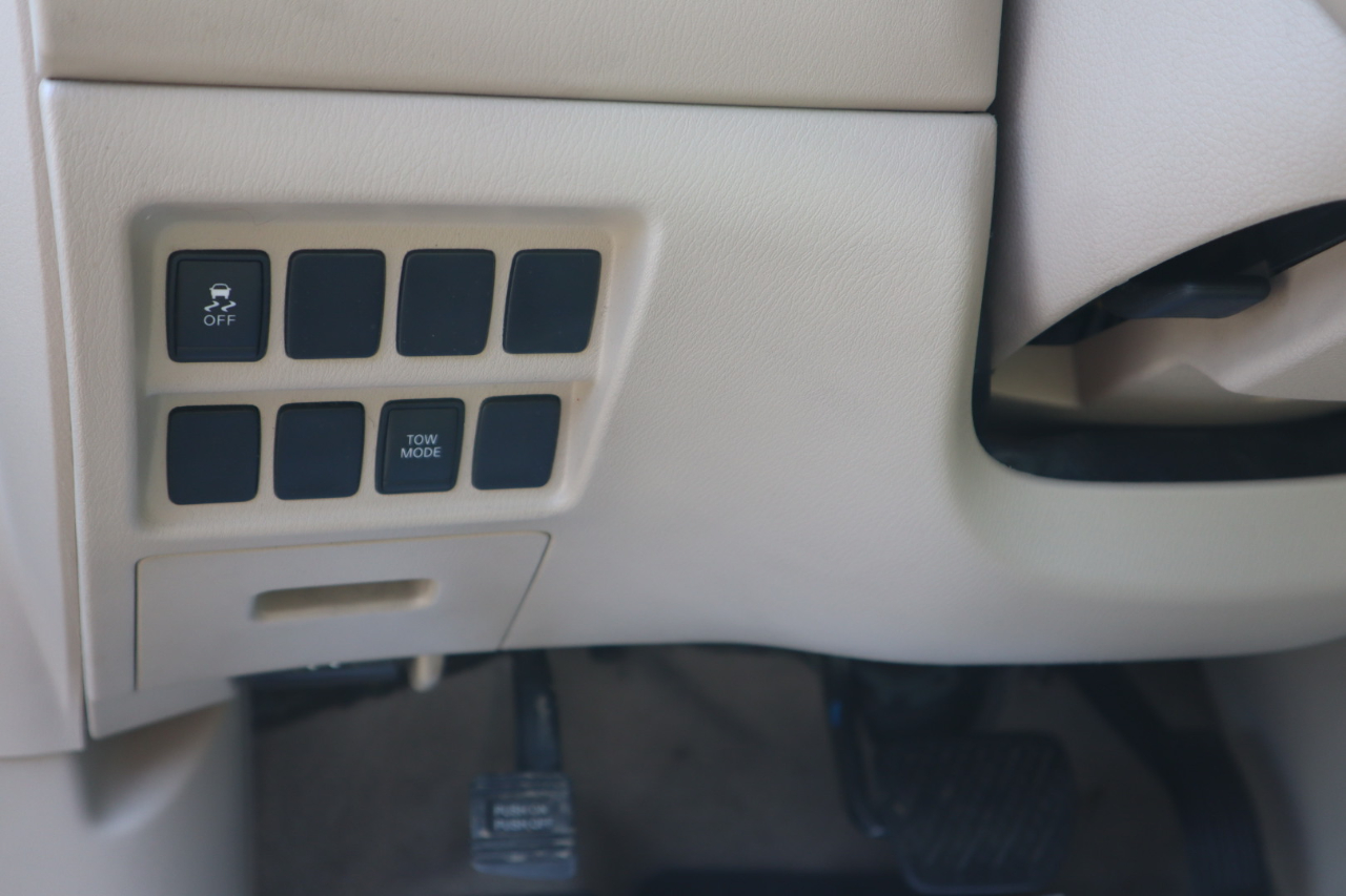 2015 Nissan Pathfinder SV photo 14
