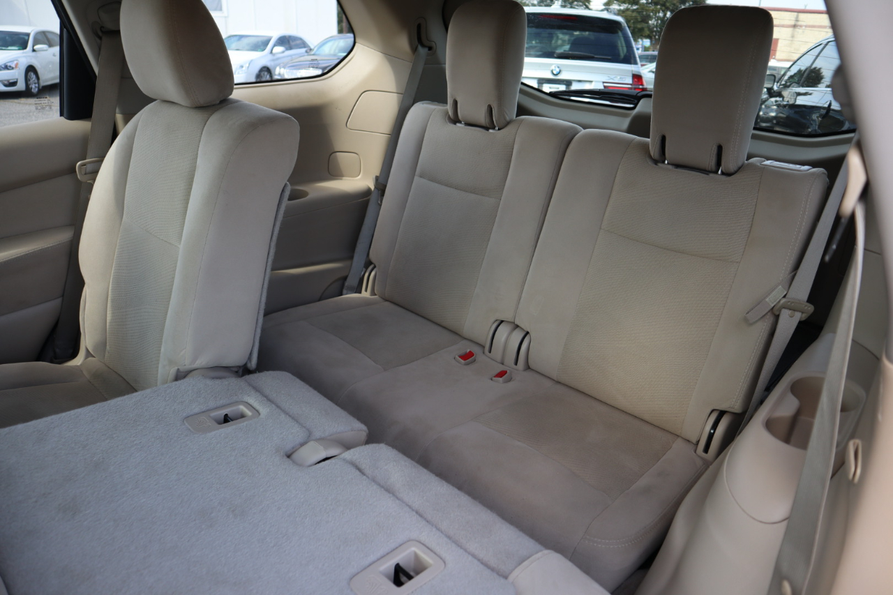 2015 Nissan Pathfinder SV photo 20
