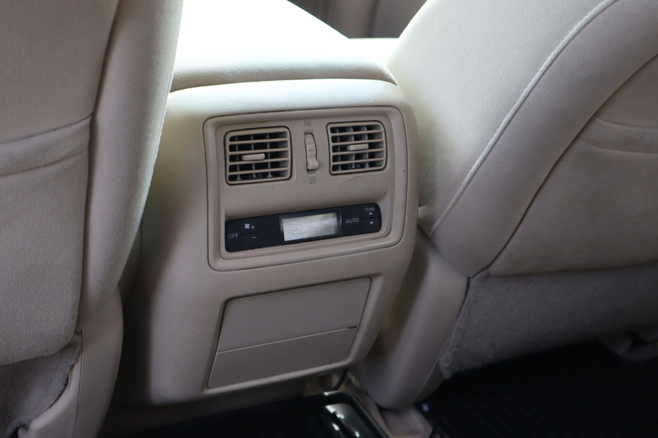 2015 Nissan Pathfinder SV photo 21