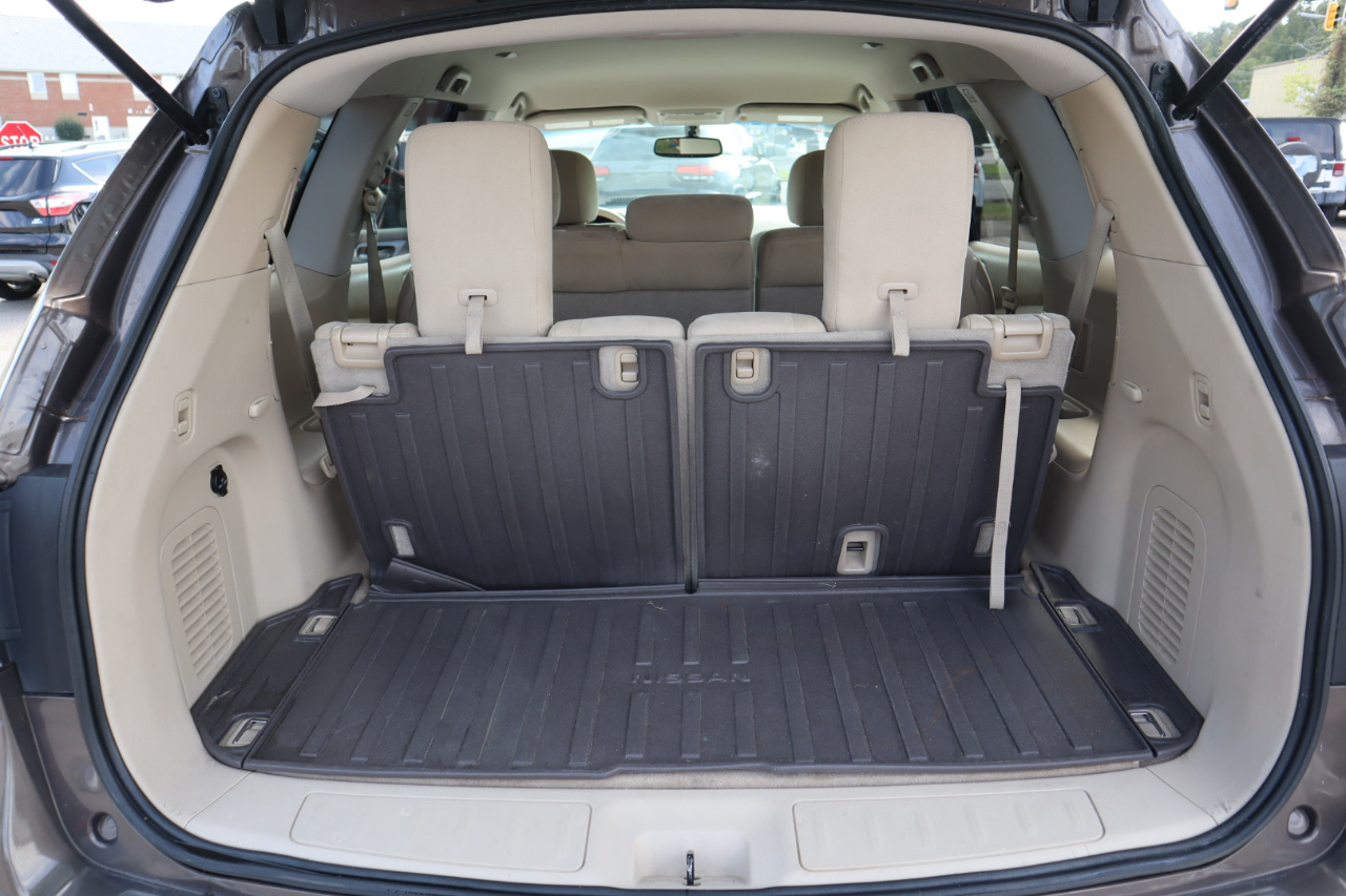 2015 Nissan Pathfinder SV photo 22