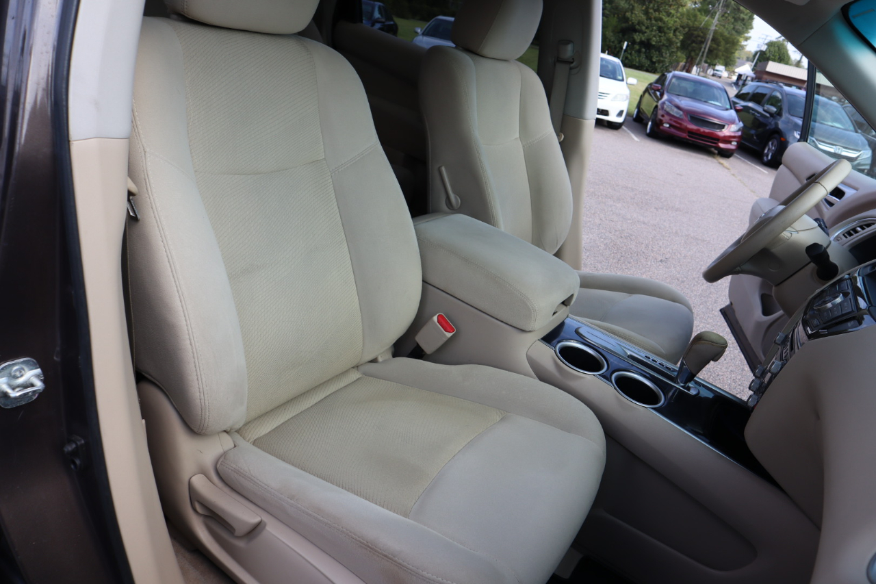 2015 Nissan Pathfinder SV photo 24