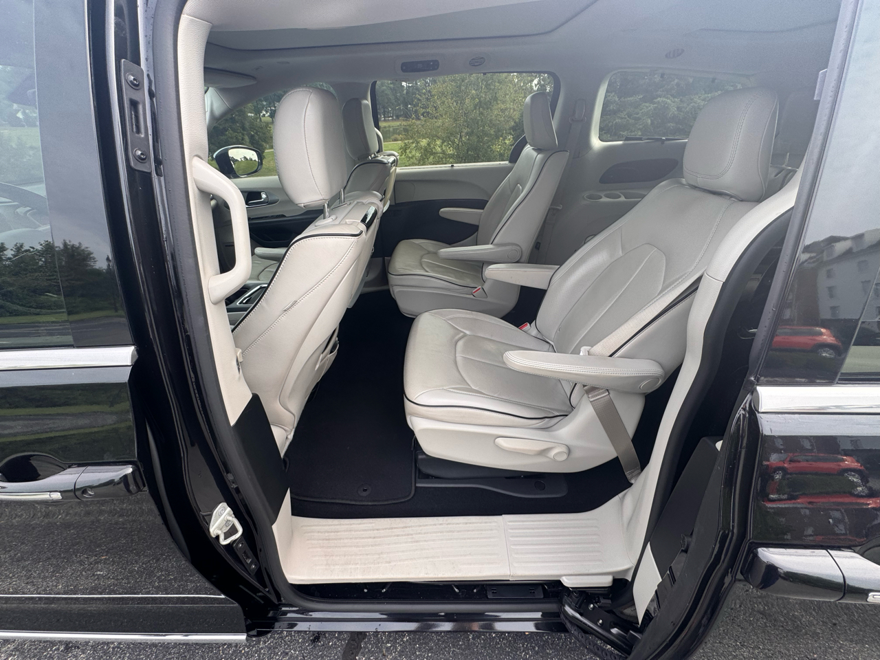 2018 Chrysler Pacifica Hybrid Limited photo 11