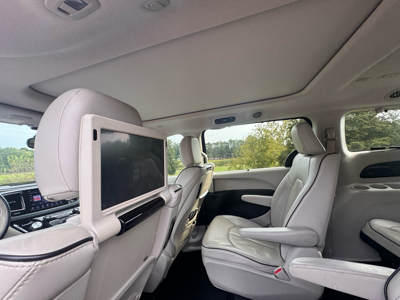 2018 Chrysler Pacifica Hybrid Limited photo 19