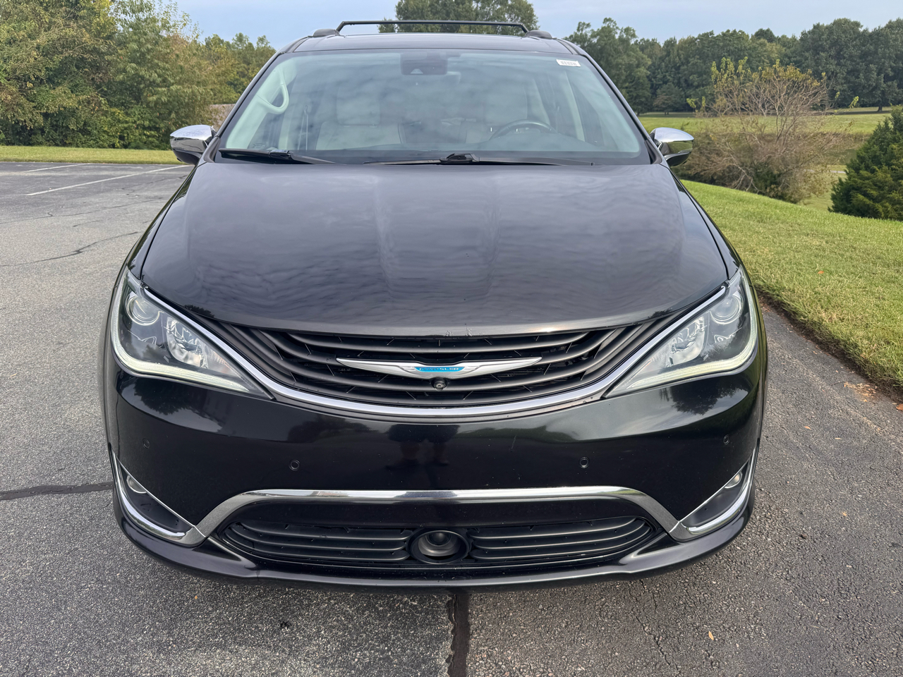 2018 Chrysler Pacifica Hybrid Limited photo 28