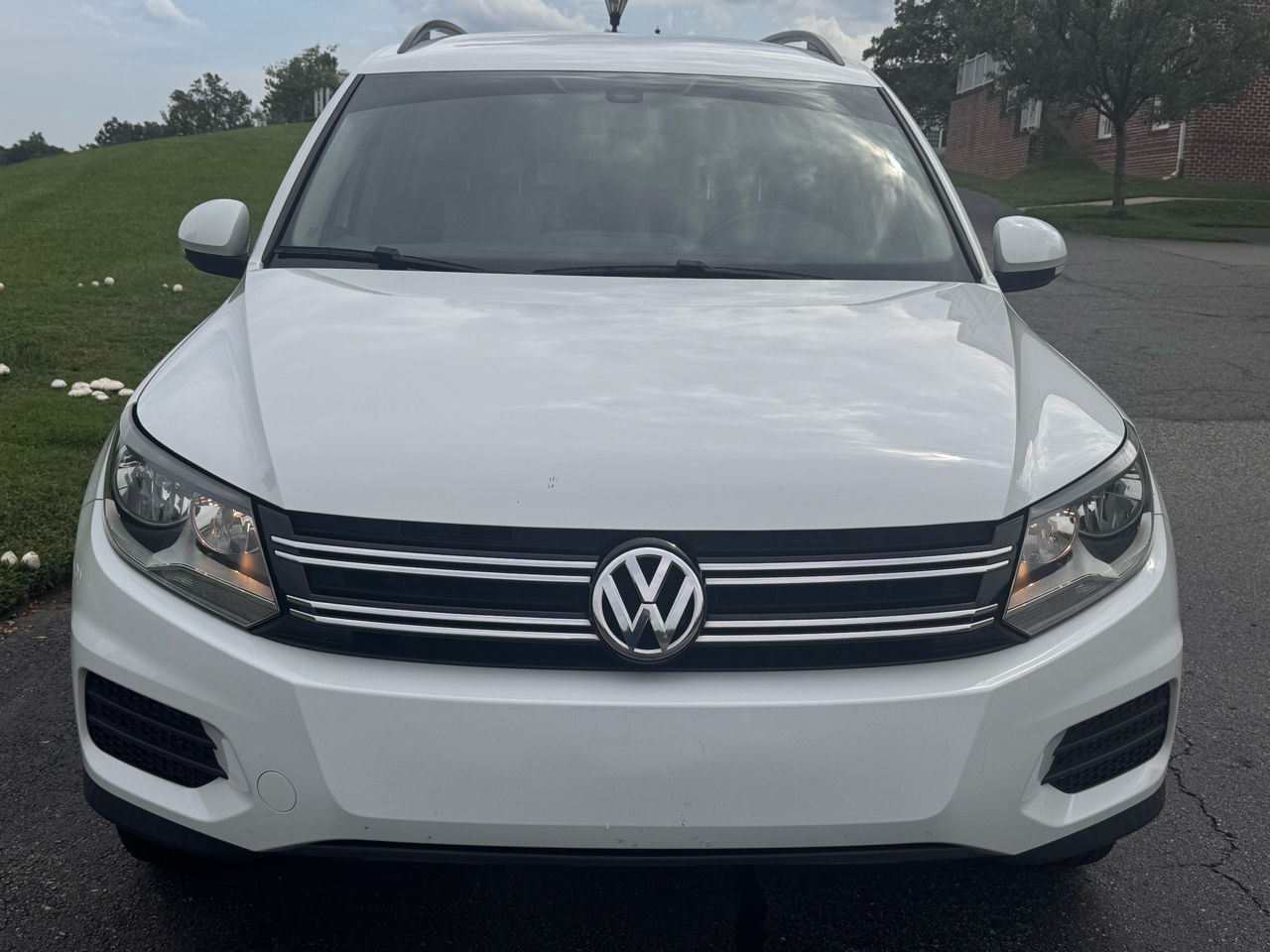 2016 Volkswagen Tiguan R-Line SEL photo 4
