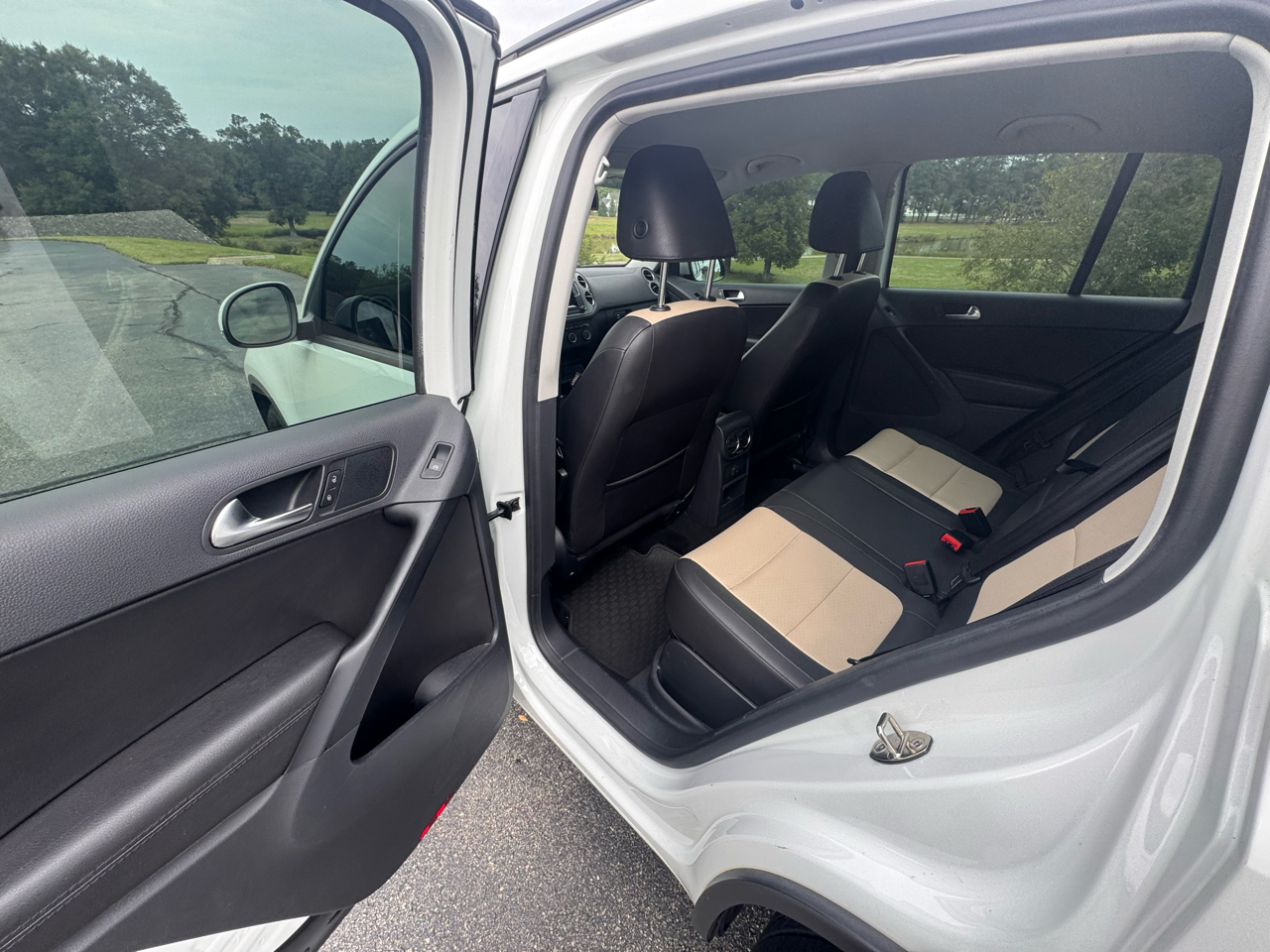2016 Volkswagen Tiguan R-Line SEL photo 12