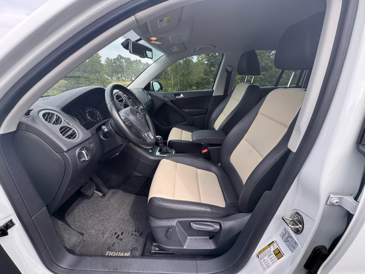 2016 Volkswagen Tiguan R-Line SEL photo 17