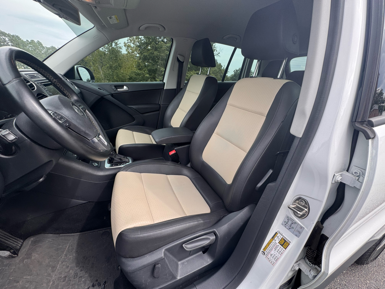 2016 Volkswagen Tiguan R-Line SEL photo 18