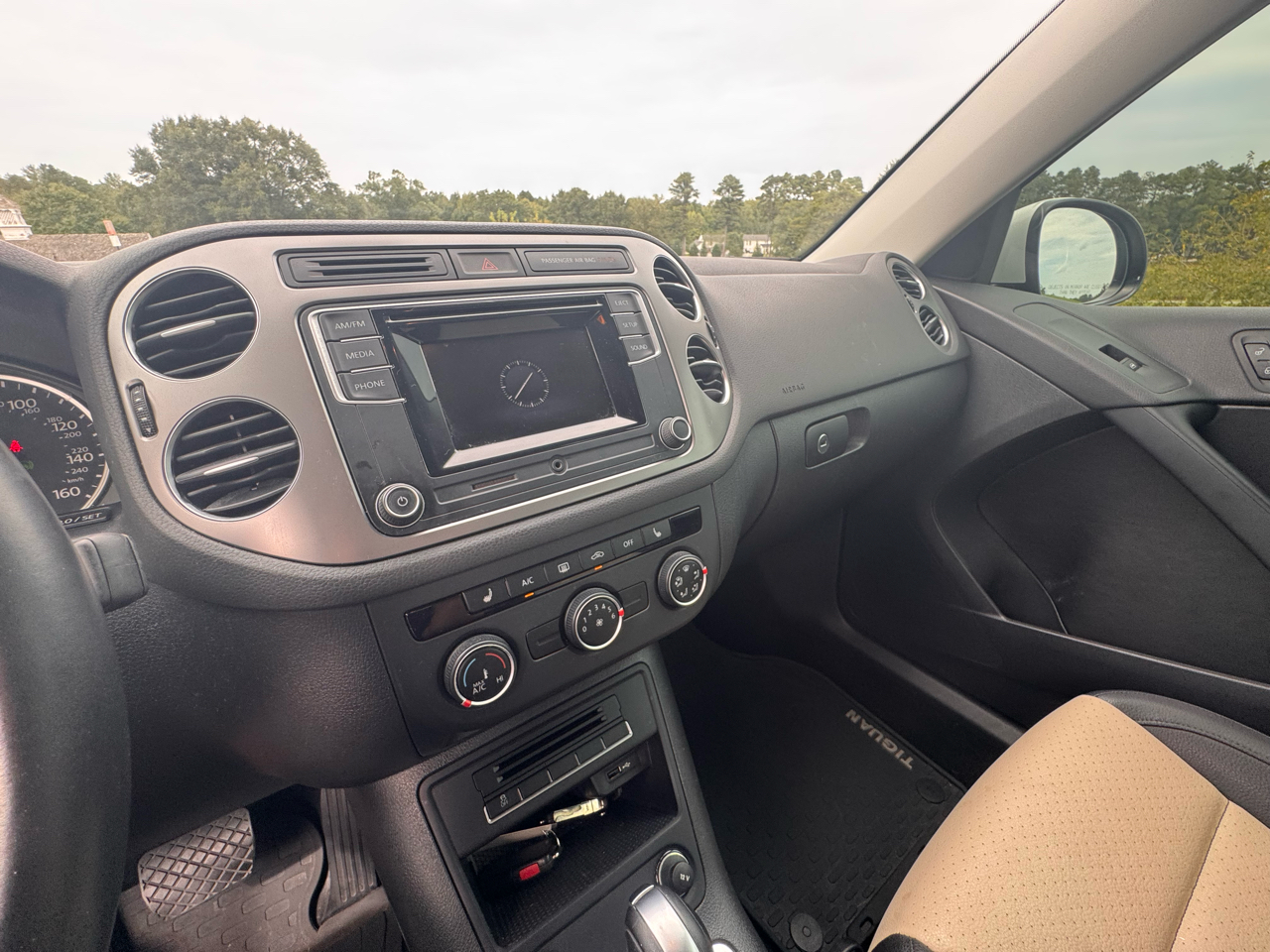 2016 Volkswagen Tiguan R-Line SEL photo 21