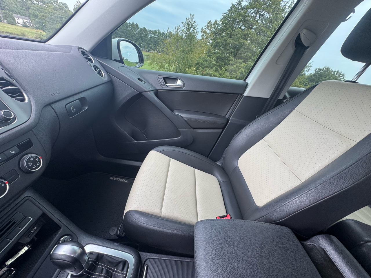2016 Volkswagen Tiguan R-Line SEL photo 24