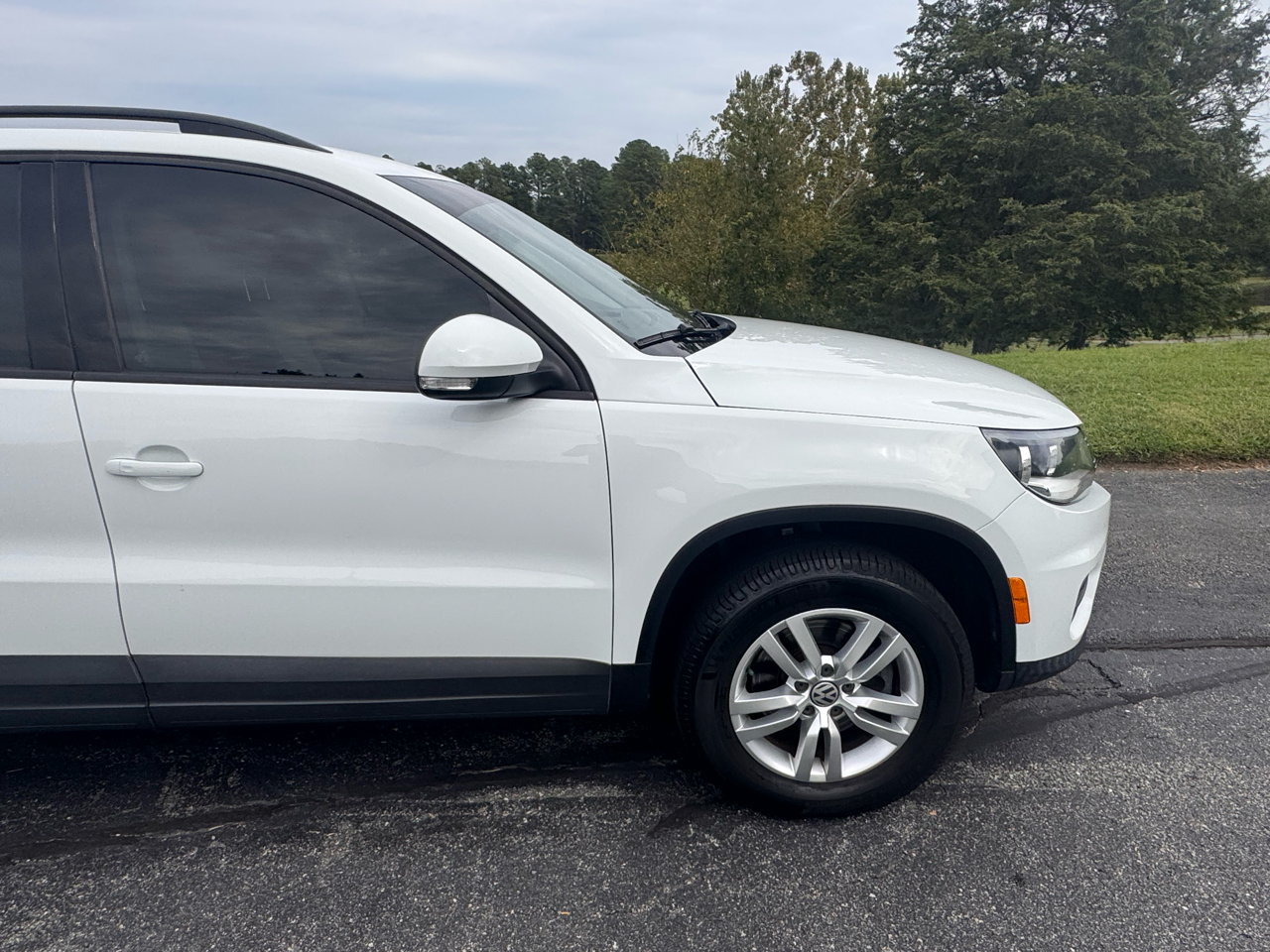 2016 Volkswagen Tiguan R-Line SEL photo 27
