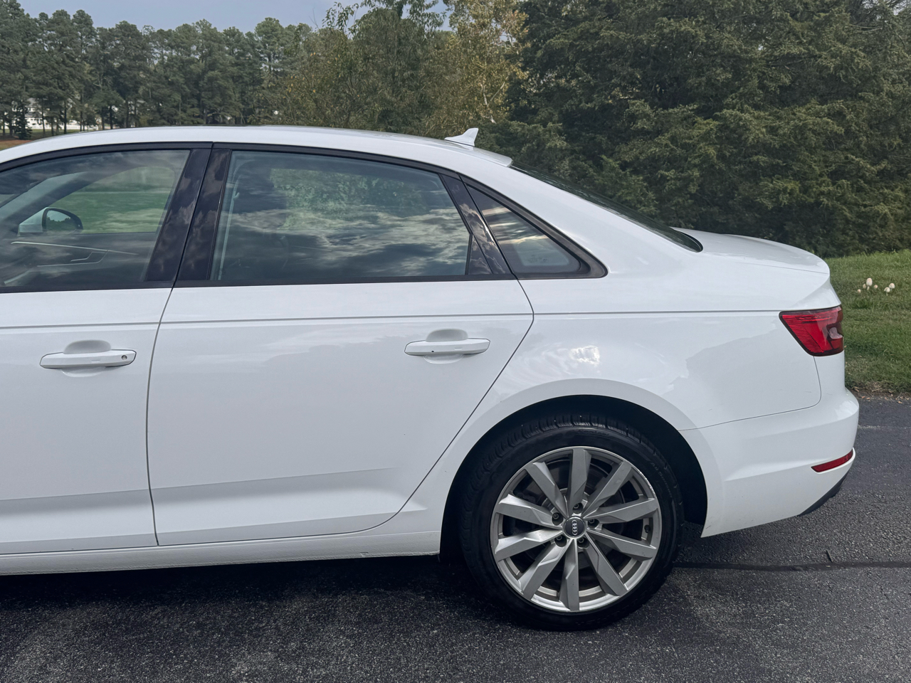 2017 Audi A4 TFSI Premium Quattro photo 8