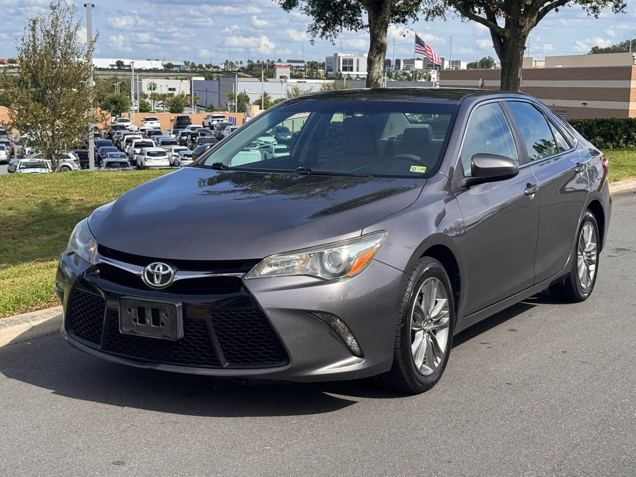 2017 Toyota Camry XLE XSE photo 2