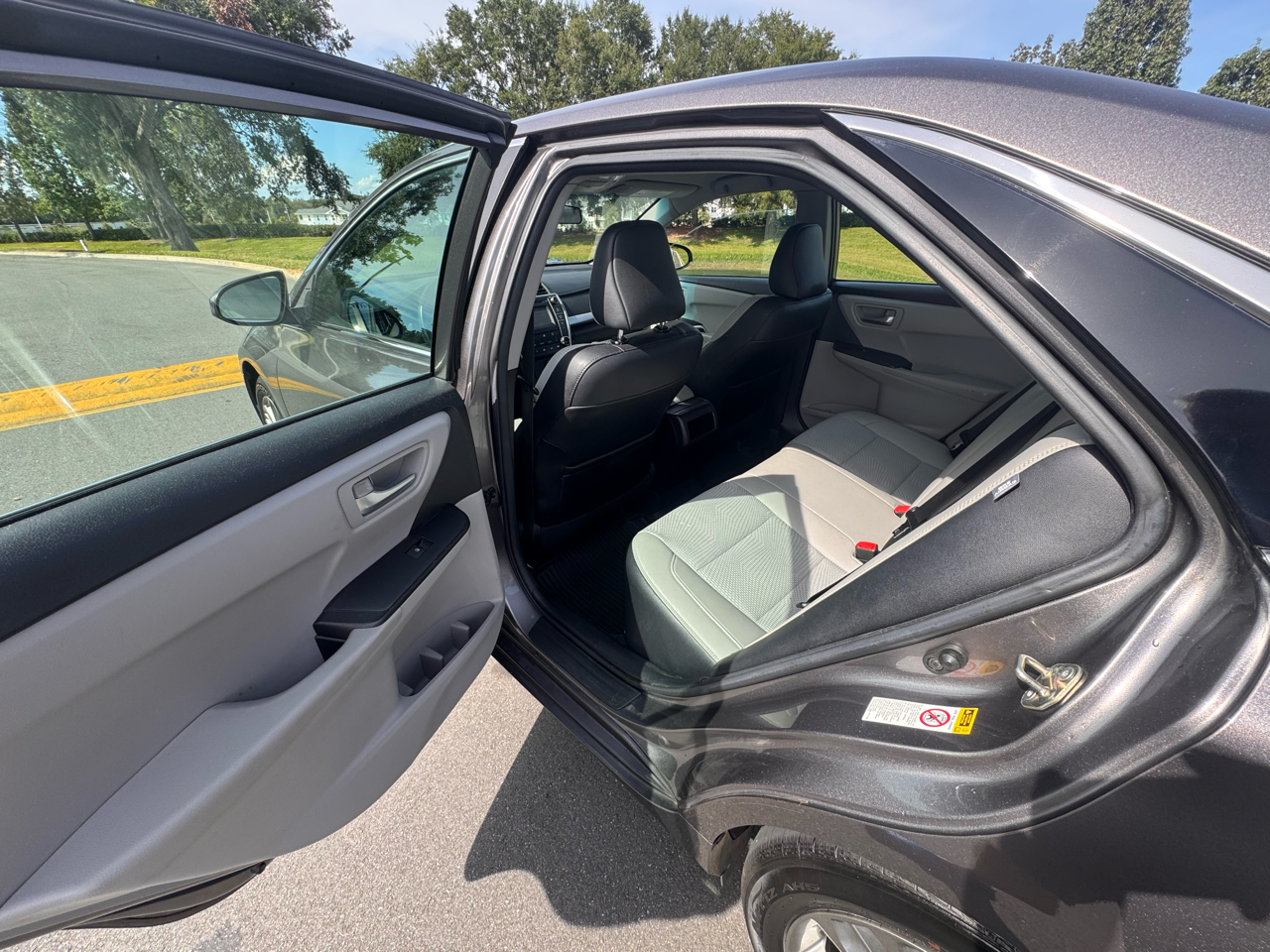 2017 Toyota Camry XLE XSE photo 9