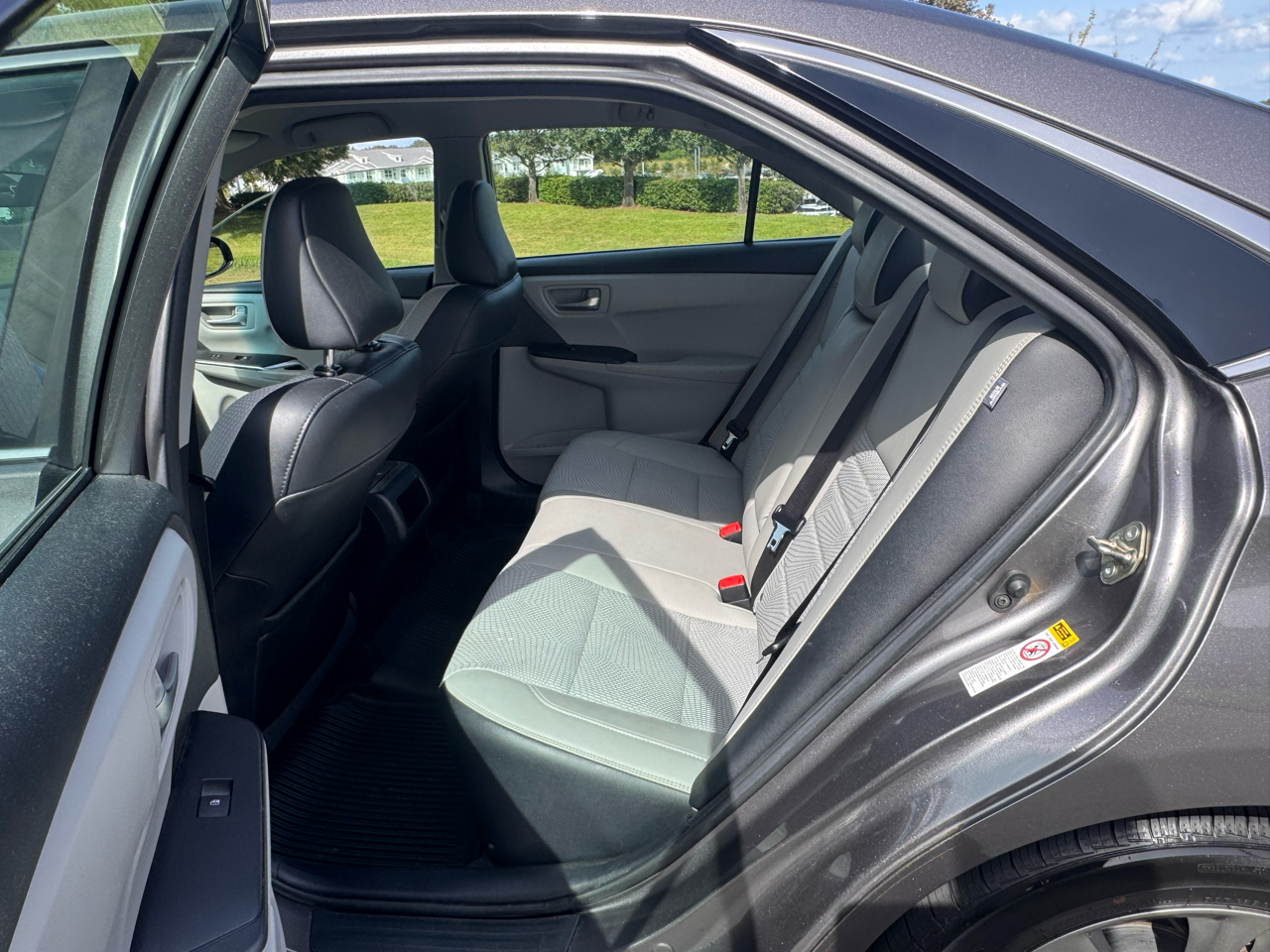 2017 Toyota Camry XLE XSE photo 10