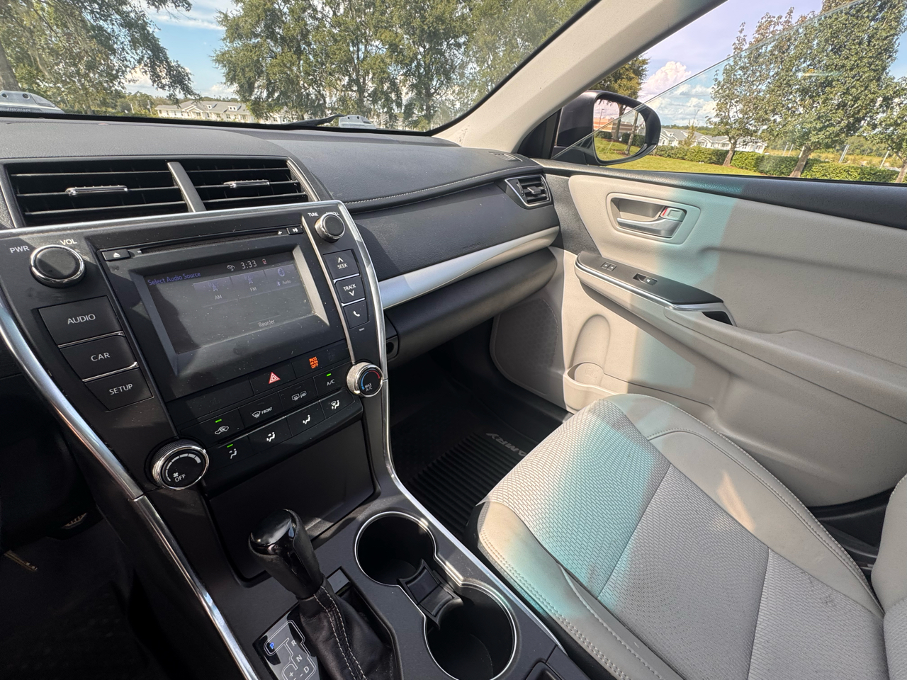 2017 Toyota Camry XLE XSE photo 12