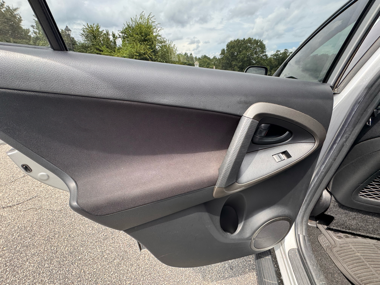 2006 Toyota RAV4 Base photo 17