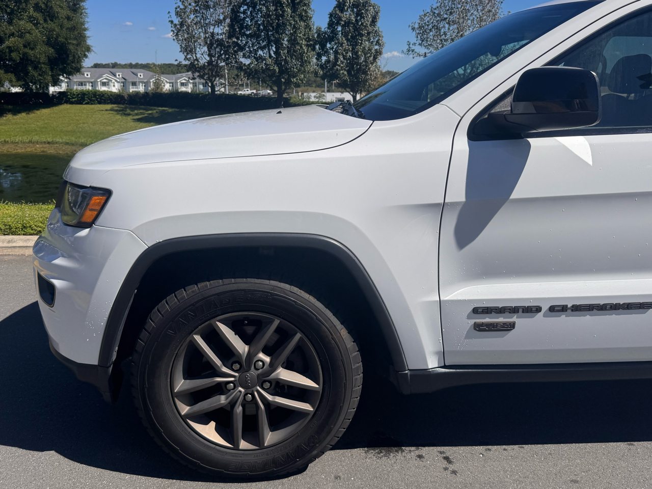 Jeep Grand Cherokee 75th Anniversary Edition 4x4 *Ltd Avail* 2017 Jeep Grand Cherokee 75th Anniversary Edition 4x4 *Ltd Avail* 2017