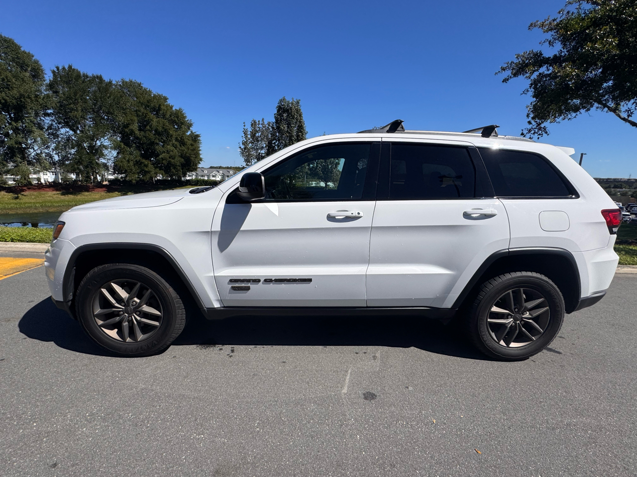 Jeep Grand Cherokee 75th Anniversary Edition 4x4 *Ltd Avail* 2017 Jeep Grand Cherokee 75th Anniversary Edition 4x4 *Ltd Avail* 2017