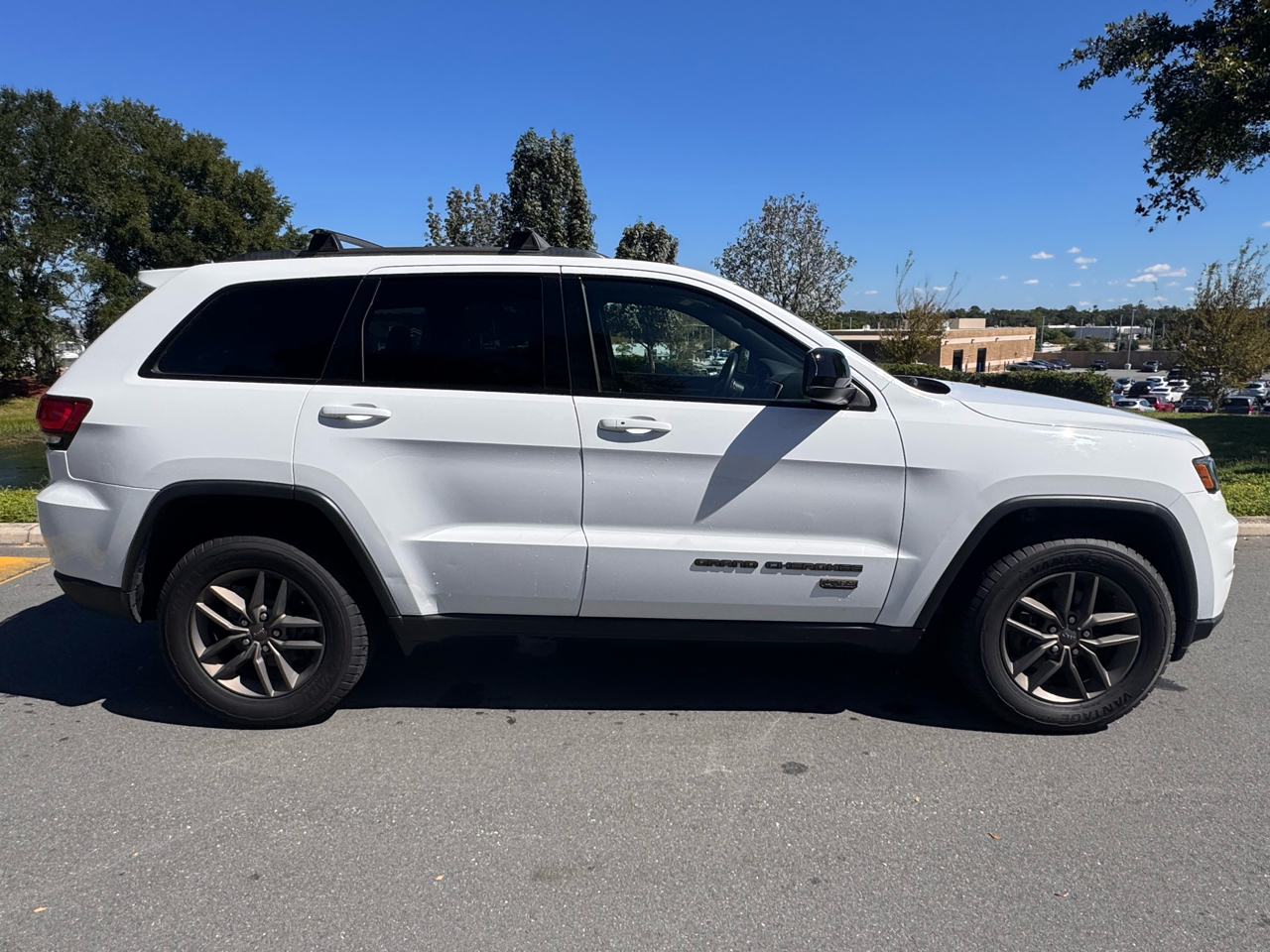 Jeep Grand Cherokee 75th Anniversary Edition 4x4 *Ltd Avail* 2017 Jeep Grand Cherokee 75th Anniversary Edition 4x4 *Ltd Avail* 2017