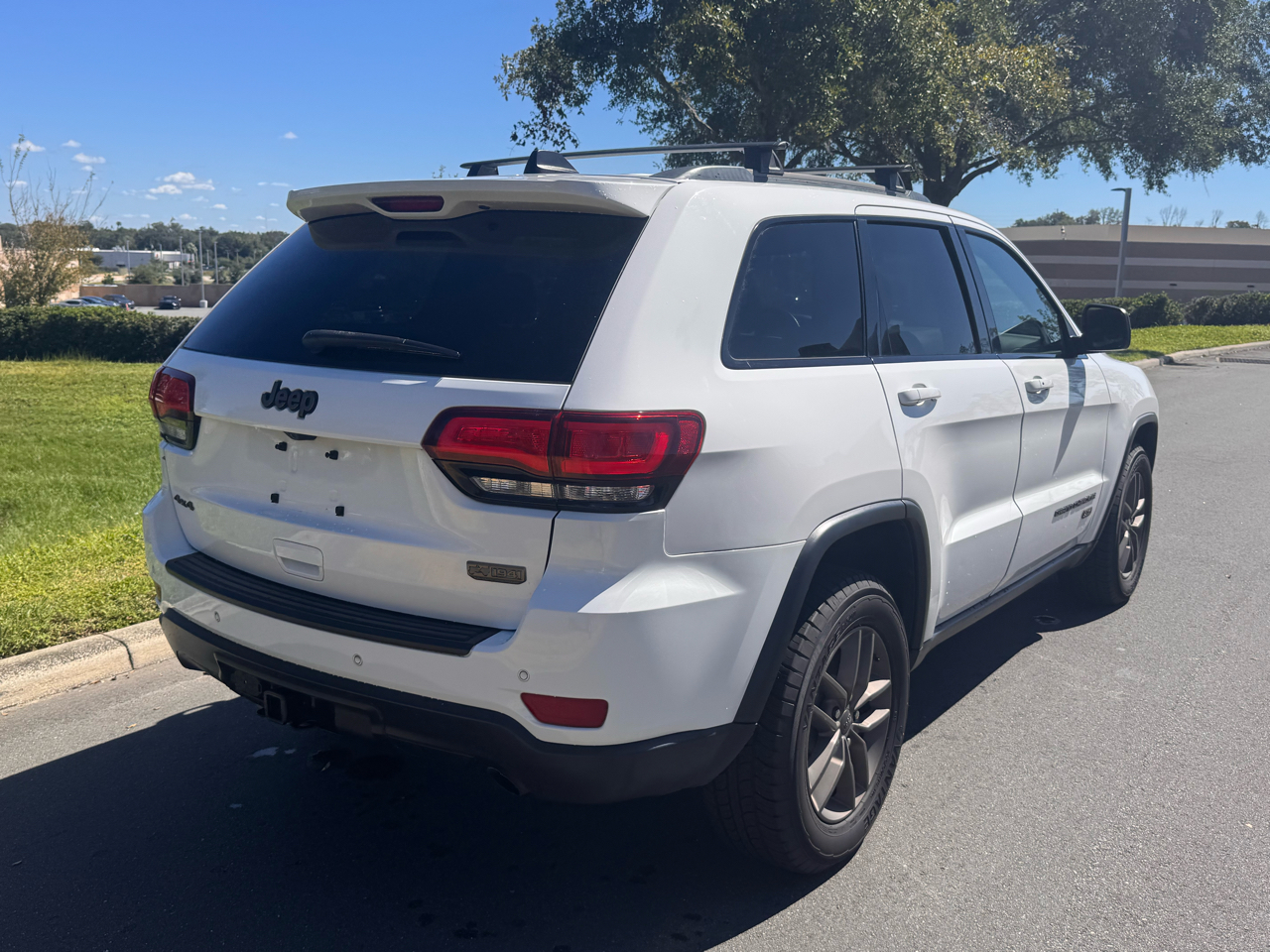 Jeep Grand Cherokee 75th Anniversary Edition 4x4 *Ltd Avail* 2017 Jeep Grand Cherokee 75th Anniversary Edition 4x4 *Ltd Avail* 2017