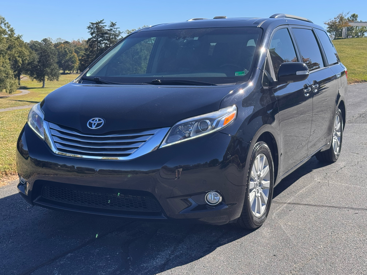 Toyota Sienna 5dr 7-Pass Van Ltd FWD (Natl) 2017 Toyota Sienna 5dr 7-Pass Van Ltd FWD (Natl) 2017
