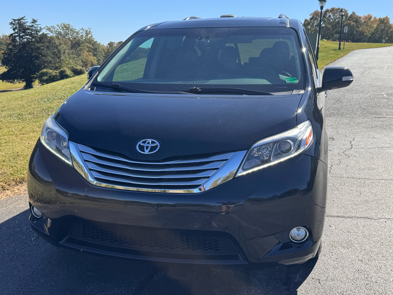 Toyota Sienna 5dr 7-Pass Van Ltd FWD (Natl) 2017 Toyota Sienna 5dr 7-Pass Van Ltd FWD (Natl) 2017