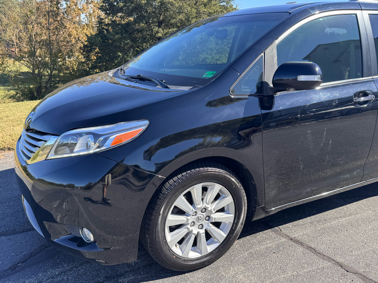 Toyota Sienna 5dr 7-Pass Van Ltd FWD (Natl) 2017 Toyota Sienna 5dr 7-Pass Van Ltd FWD (Natl) 2017